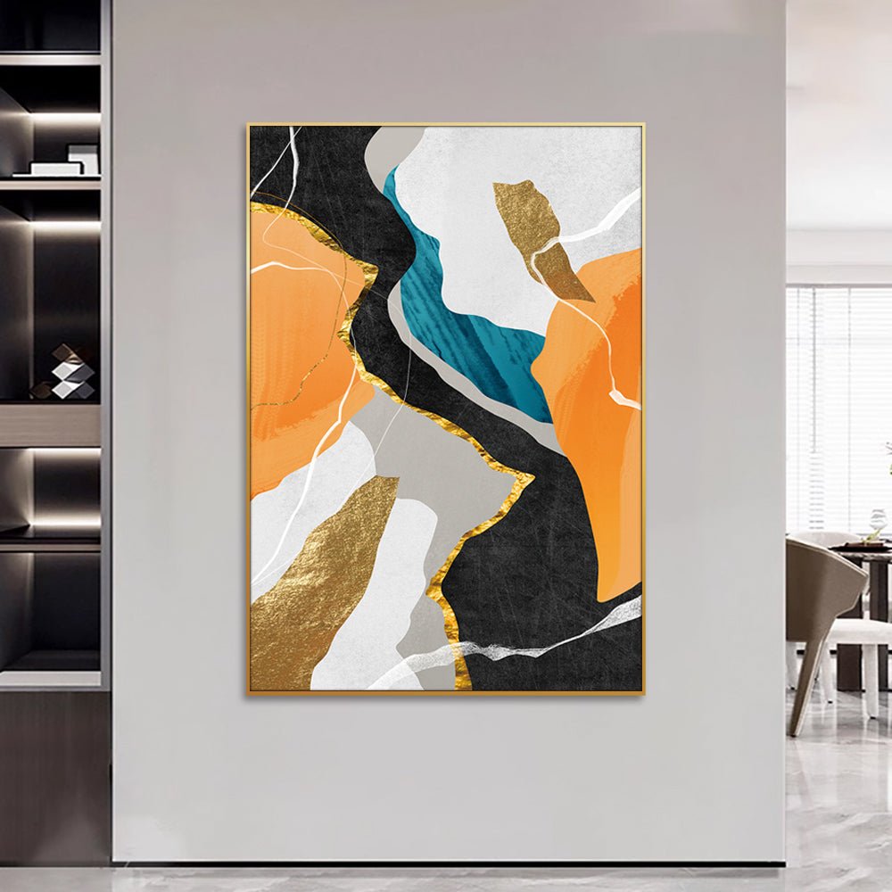 Este cuadro de arte abstracto presenta formas irregulares y líneas onduladas en colores predominantes de naranja, negro, blanco, dorado y un toque de azul. Las líneas doradas parecen representar grietas o vetas, añadiendo un efecto elegante al diseño. Este cuadro sería una adición estética ideal para cualquier oficina, aportando un toque de sofisticación y creatividad al espacio. Su diseño moderno y colorido puede inspirar pensamientos innovadores y promover un ambiente de trabajo positivo.