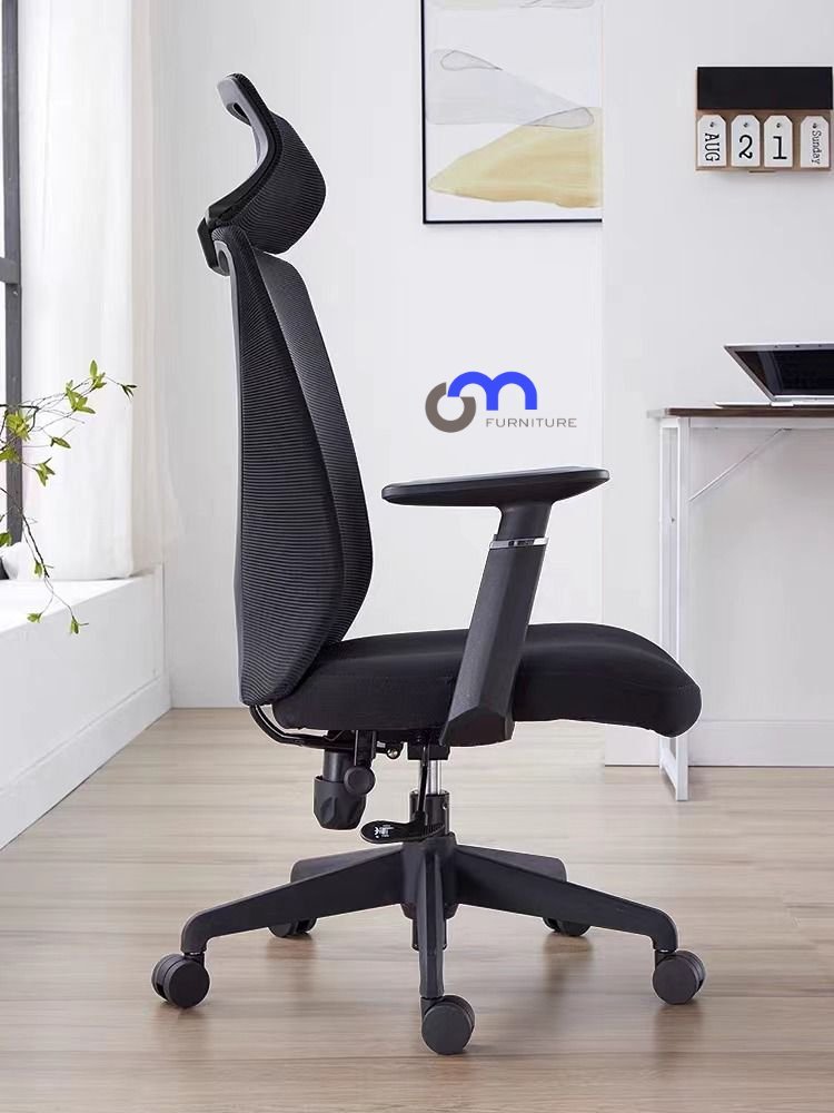 Silla Ejecutiva Ergonómica Rony de OM Furniture con soporte lumbar, cabecera ajustable y diseño moderno. Officemate