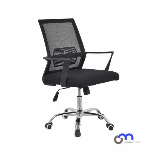 Silla Secretarial Liz de OM Furniture con respaldo de malla, base cromada y diseño ergonómico. Officemate