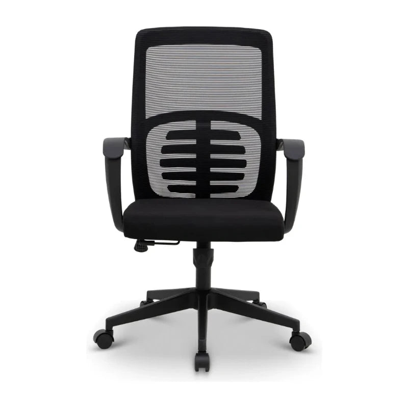 Silla secretarial negra modelo Lucía con respaldo de malla y diseño ergonómico. Disponible en Officemate.