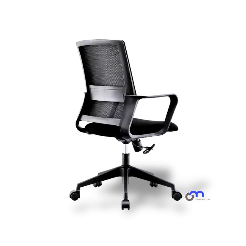 Silla Secretarial Mariana de OM Furniture con respaldo ergonómico y asiento acolchado, ideal para oficinas