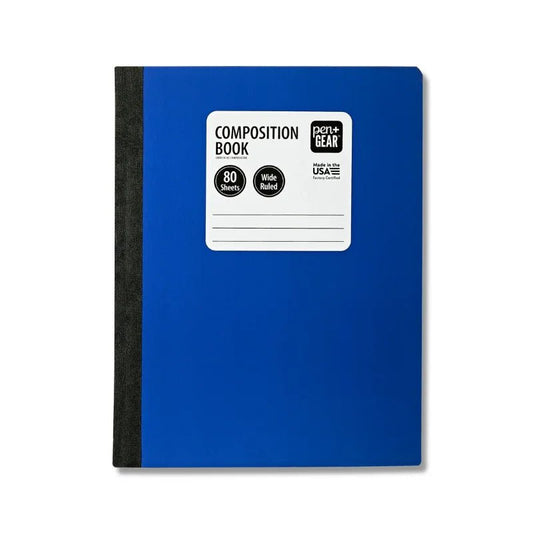 Cuaderno azul Composition Book de 160 páginas Pen+Gear sobre escritorio – Officemate