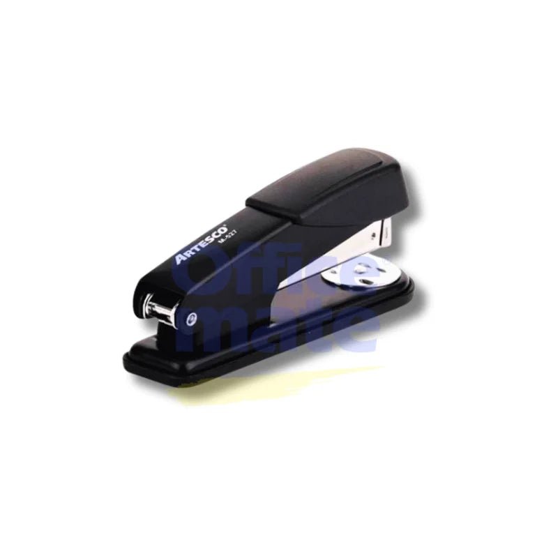 Grapadora metálica Artesco M-527 negra para grapas 26/6, uso de oficina y escuela - Officemate